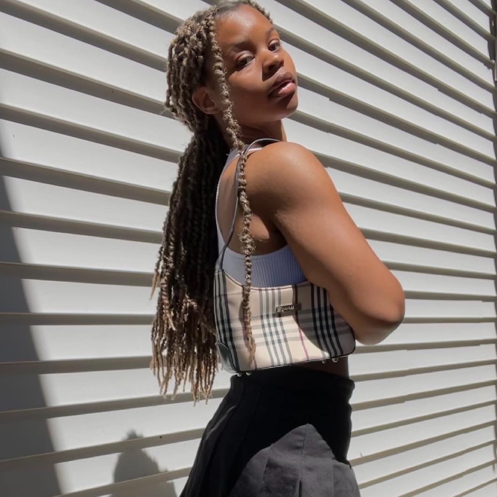 Meet your Posher, Nina